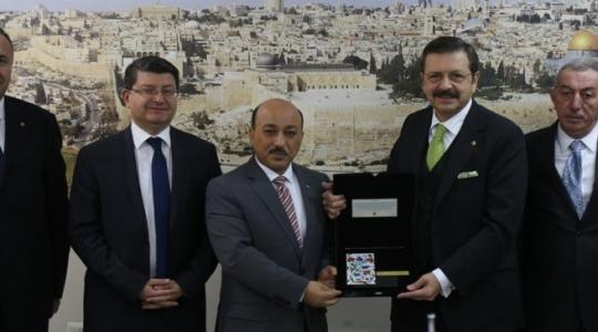 الوزير الحساينة خلال استقباله الوفد التركي