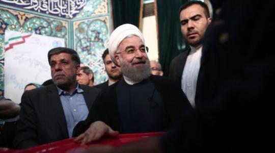 يُنظر إلى روحاني، داخل وخارج إيران، على أنه ممثل التيار المعتدل في البلاد