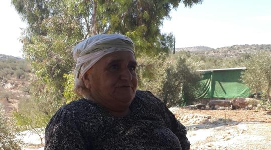 نجية تتحدى الاحتلال 