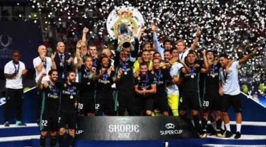 ريال مدريد يتوج بطلاً لكأس السوبر الأوروبي