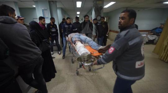 وصول المصابين لمشفى الشفاء بعد إصابتهم برصاص الاحتلال شرق غزة