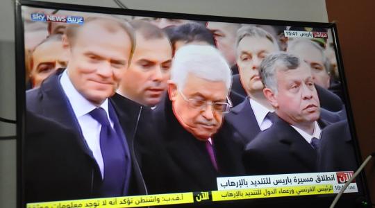 عباس خلال مشاركته في مسيرة الجمهورية