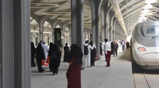 تفسير حلم القطار للعزباء والمتزوجة والحامل (لابن سيرين)