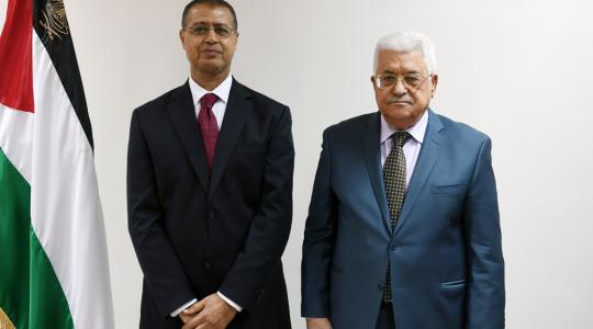 رئيس السلطة محمود عباس والسفير المصري السفير المصري لدى فلسطين سامي مراد