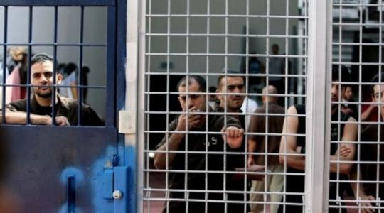 سجون الاحتلال تفتقر لمقومات الحياة
