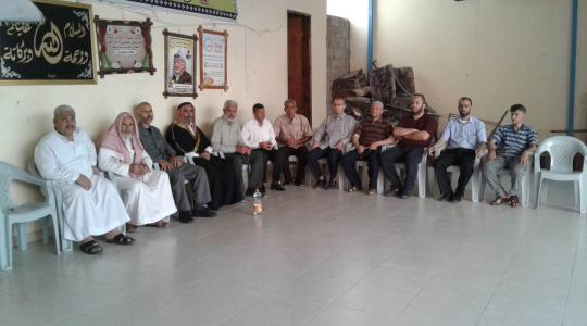 التواصل عزام