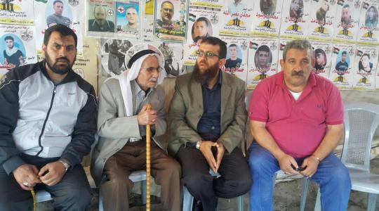 الشيخ خضر عدنان في خيمات التضامن مع الأسرى