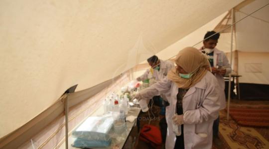الطواقم الطبية داخل مخيم العودة . عمل دؤوب وبشكل تطوعى (9)