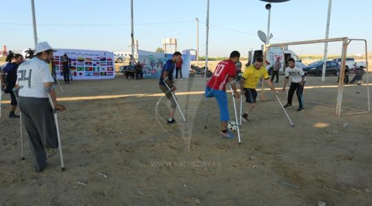 مباراة كرة قدم لجرحى مسيرة العودة شرق غزة