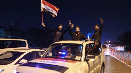 عراقيون يحتفون بإعادة فتح المنطقة الخضراء في بغداد