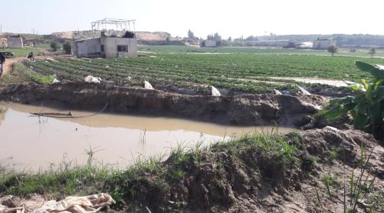 الاضرار التي لحقت باراضي المزارعين في شمال غزة