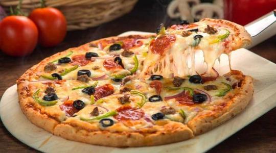 أسهل طريقة لعمل البيتزا المنزلية- عجينة البيتزا