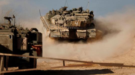 دبابات اسرائيلية.