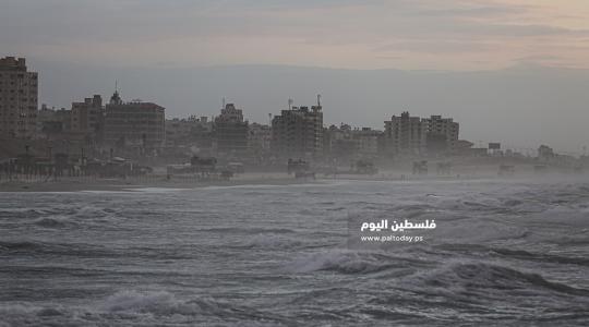 منخفض الجوي في ميناء غزة اليوم (1).JPG