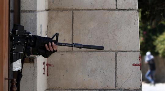 إصابة شاب برصاص قوات الاحتلال عمدًا في قلقيلية