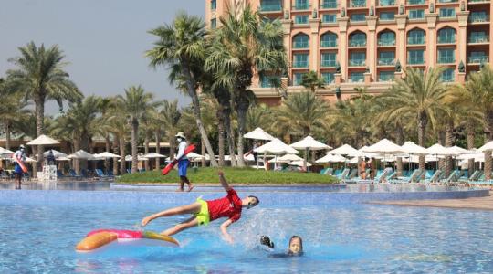 اتفاق سياحي بين الامارات واسرائيل