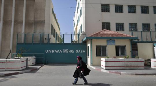 مدير عمليات الاونروا بغزة: لا وعود بصرف راتب كامل للموظفين