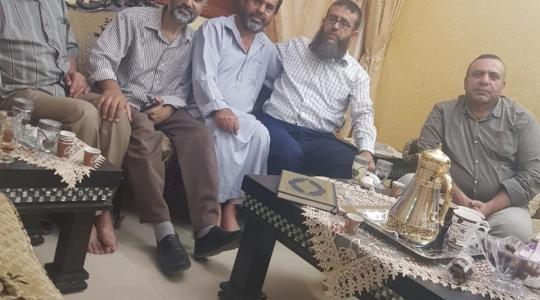 وفد من الجهاد يزور الشيخ المؤسس خالد جرادات بجنين