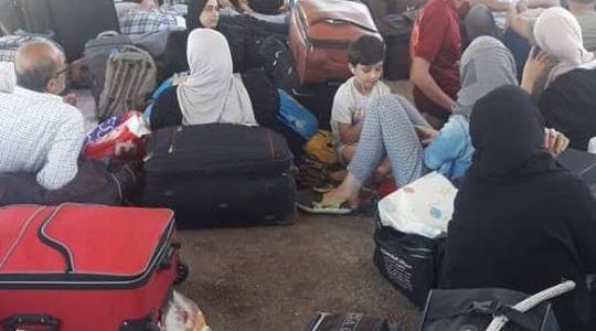 العالقين في طريق العودة من القاهرة إلى غزة 