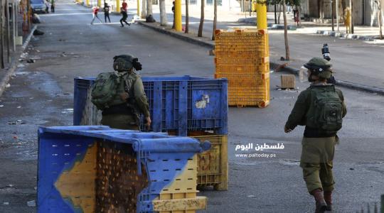 مواجهات بين الشبان وجنود الاحتلال في باب الزاوية وسط الخليل (2)