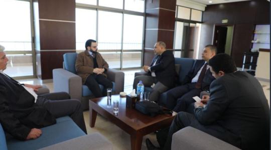  الوفد المصري خلال لقائه بوزراء التوافق بغزة