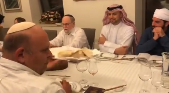اماراتيون وبحرينيون واسرائيليون