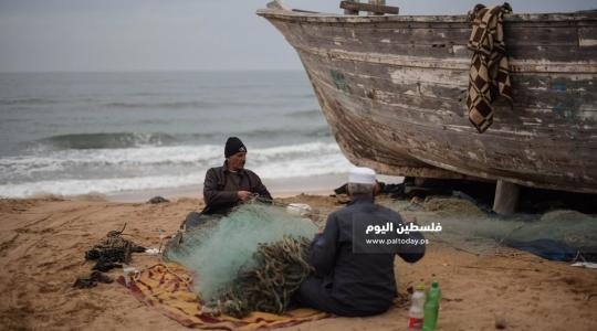 السماح للصيادين بغزة بمزاولة مهنة الصيد غدًا الجمعة والسبت