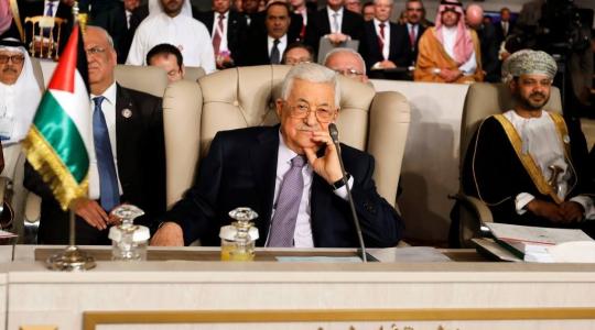رئيس السلطة محمود عباس في القمة العربية المقامة في تونس