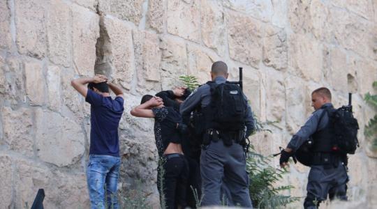 الاحتلال يدرس فرض الحكم العسكري خارج جدار القدس