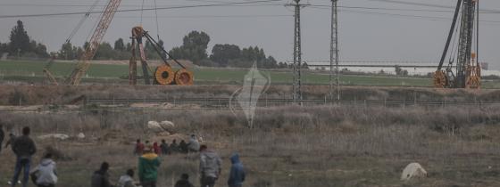 بالصور:غزيون يقفون ببسالة أمام قوات الاحتلال شرق قطاع غزة