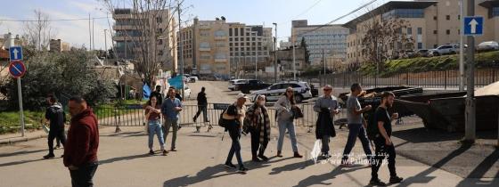 بالصور: شرطة الاحتلال تعرقل وصول المواطنين والمتضامنين لحي الشيخ جراح بالقدس