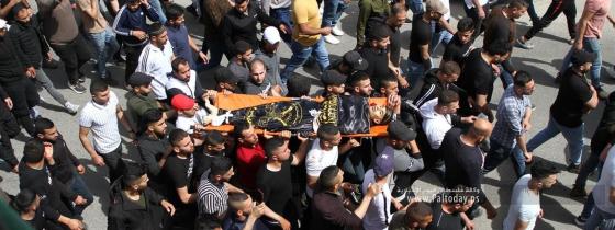 بالصور: جنين - تشييع جثمان الشهيد أحمد مساد ( 18 عاماً ) في بلدة برقين الذي استشهد برصاص الاحتلال