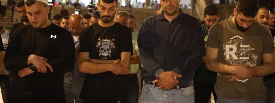 جانب من صلاتي العشاء والتراويح من المسجد الاقصى المبارك