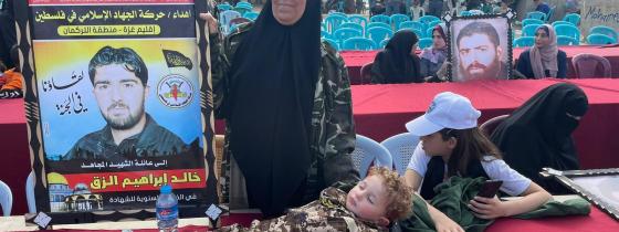 صور وفود عوائل الشهداء القادمين إلى مهرجان الانطلاقة الجهادية الـ 35