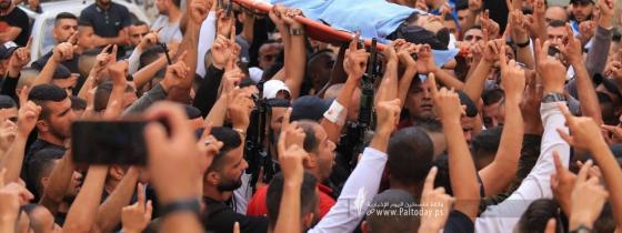 بالصور: تشييع جثمان الشهيد المجاهد متين ضبايا الذي ارتقى خلال اشتباك مع قـوات الاحتلال بمخيم جنين صباح اليوم .