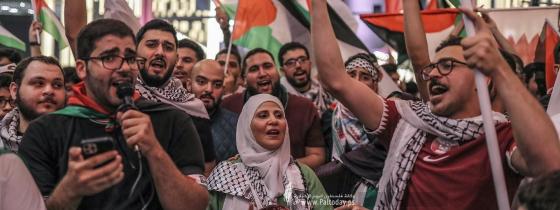 بالصور:جماهير غفيرة ترفع أعلام فلسطين في مدينة لوسيل القطرية قبل ساعات من انطلاق كأس العالم 2022