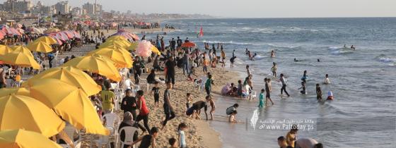 بالصور : مع انتهاء العام الدراسي 2023/2022م شاطئ بحر غزة المتنفّس الوحيد لأهالي القطاع المحاصر