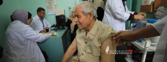 بالصور :بدء تطعيم حجاج قطاع غزة في المراكز الصحية