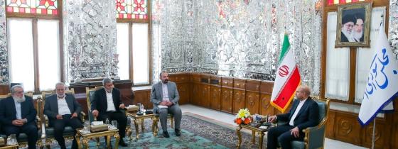 بالصور : وفد حركة الجهاد الإسلامي برئاسة القائد النخالة يلتقي رئيس البرلمان الإيراني