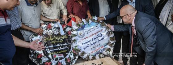 خان يونس: وضع أكاليل من الزهور على ضريح شهداء الجيش المصري