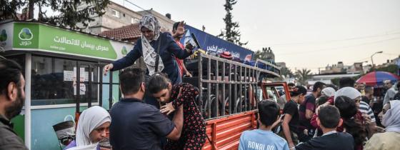 وصول أعداد كبيرة من النازحين من شمال غزة إلى مستشفى ناصر جنوب القطاع