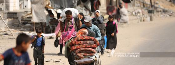 بالصور: نزوح كبير لأهالي شمال قطاع غزة وتجمع المواطنين بالشوارع لعدم وجود اماكن إيواء