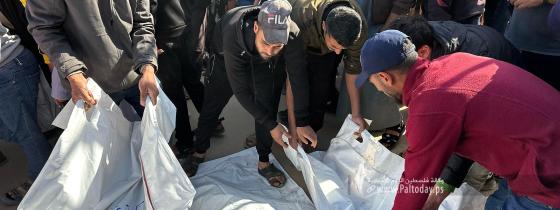 عدسة "فلسطين اليوم" توثق وداع شهداء عائلة الفرا الذين ارتقوا بقصف منزلهم في خانيونس