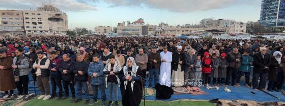 صلاة عيد الفطر المبارك فى ساحة السرايا بمدينة غزة