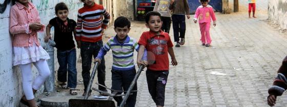 اطفال المخيمات الفلسطينيةبغزة والحياة اليومية