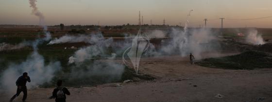 بالصور:مواجهات مع قوات الاحتلال شرق مدينة غزة