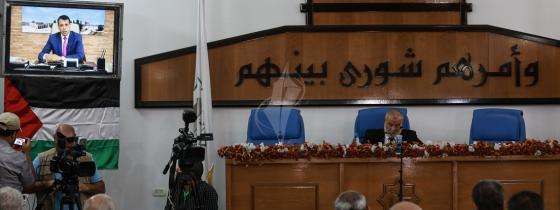 بالصور:دحلان في تشريعي غزة لأول مرة منذ 10 أعوام  عبر الفيديو كونفرس
