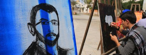 بالصور: تحت رعاية وزارة الثقافة وبالشراكة مع مركز رواسي فلسطين ومنتدى الإعلاميين الفلسطينيين ينظمون وقفة تضامن مع الصحفي القيق بعنوان كلنا معك