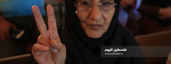 اعتصام اهالى الاسرى امام مقر الصليب الاحمر بمدينة غزة