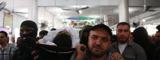 بالصور.. سرايا القدس لواء غزة تودع شهيدها المجاهد "صبحي الثلاثيني" في موكب جنائزي مهيب